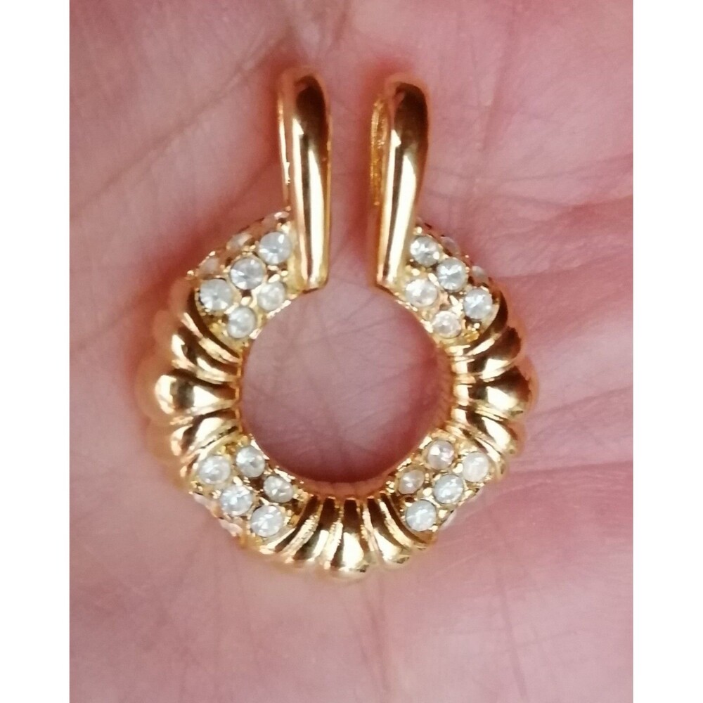 Vintage Nolan Miller Rhinestone Gold Ornate Wreath Pendant Gold Plated